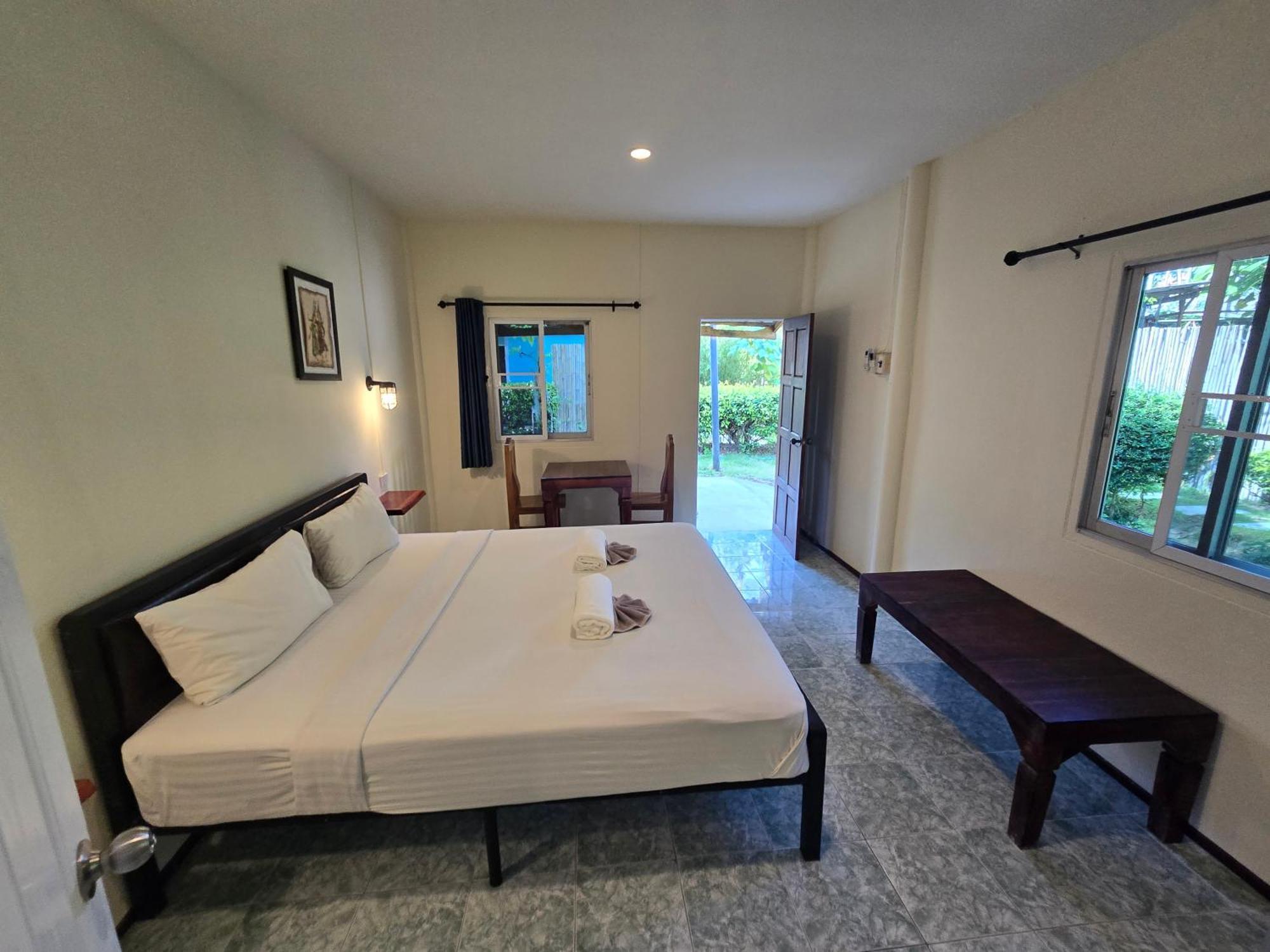 Hotel The Blue Gecko Ko Lanta Esterno foto