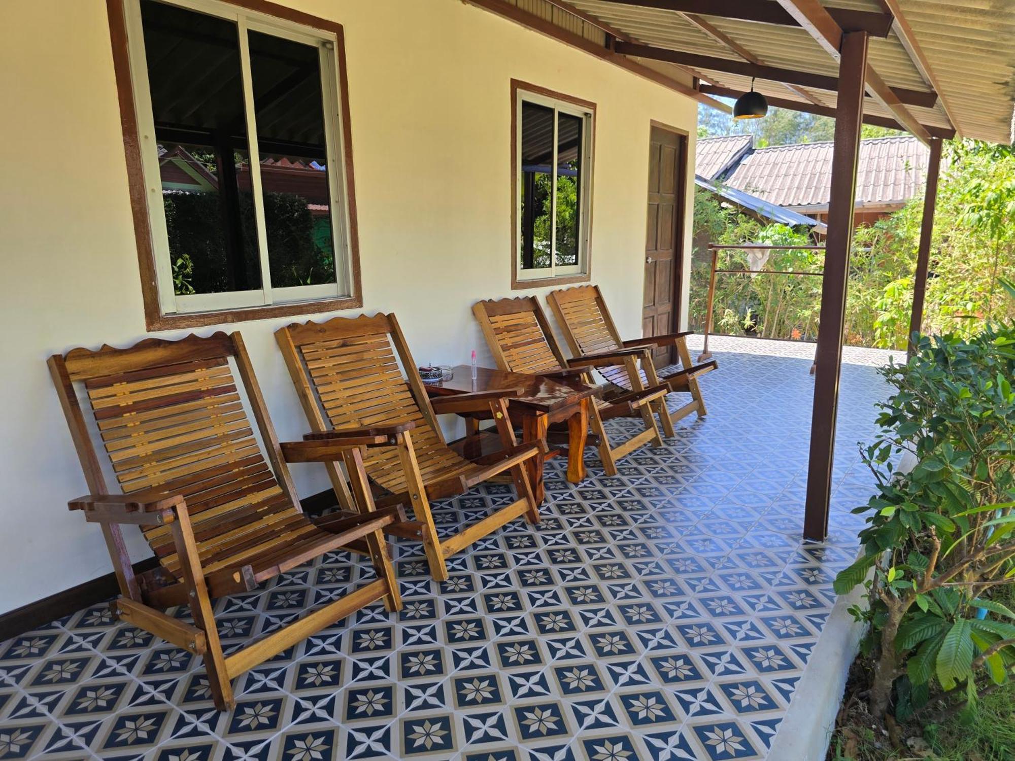 Hotel The Blue Gecko Ko Lanta Esterno foto