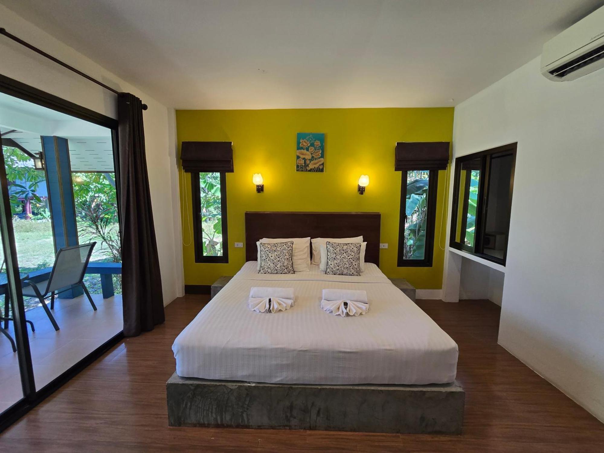 Hotel The Blue Gecko Ko Lanta Esterno foto
